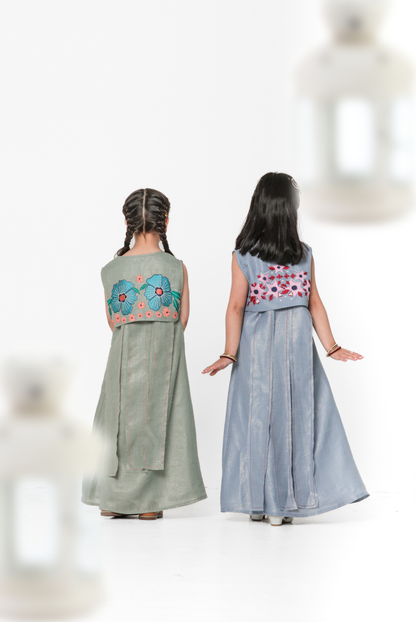 Shiny kaftan kids (تقدرين تطلبينها كم طويل )